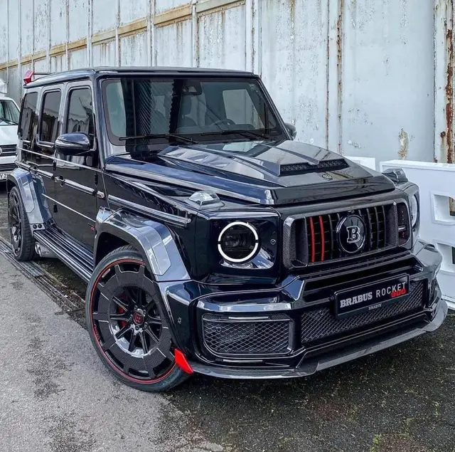 Mercedes G900 rocket kit with dry carbon fiber